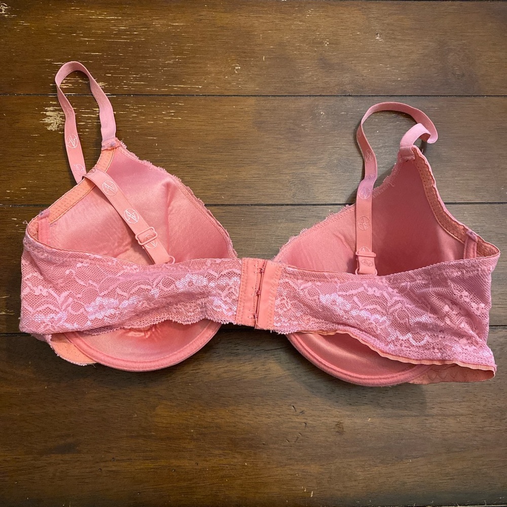 Pink Bra - Picture 3 of 4